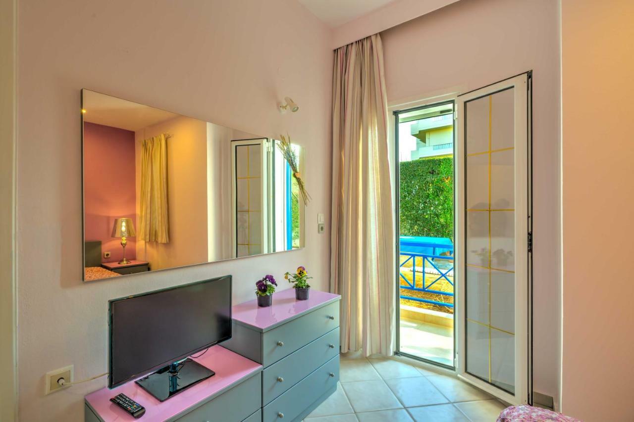 Elegant 1Br By Heraklion Beach Sun &Comfort Await Amoudara  Exterior photo